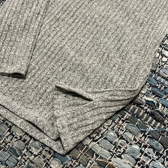 Wilfred free gray turtleneck - Picture 3 of 3